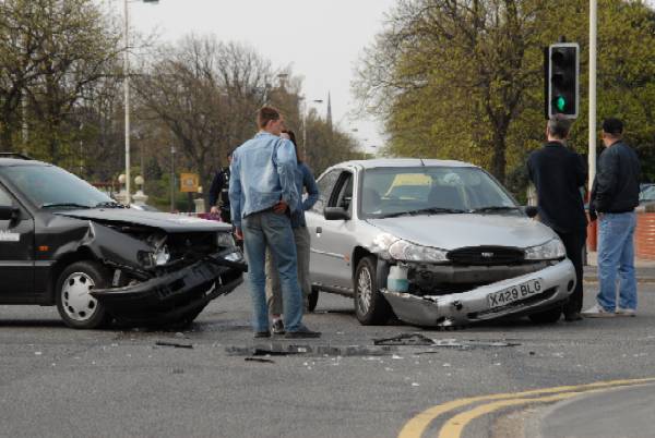 Road accidents - What to do and how to help