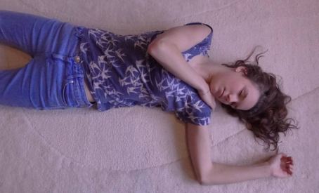 How to Put Someone in the Recovery Position - 6 Easy Steps