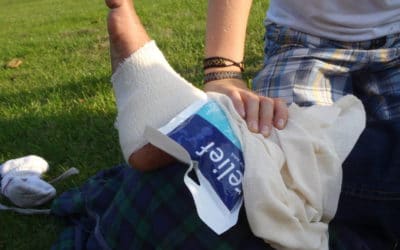 9 key indicators you may have broken a bone and tips to treat